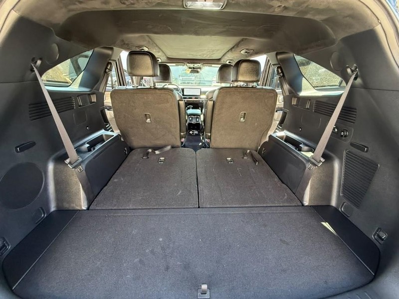 Kia Sorento Vehicle Full-screen Gallery Image 19