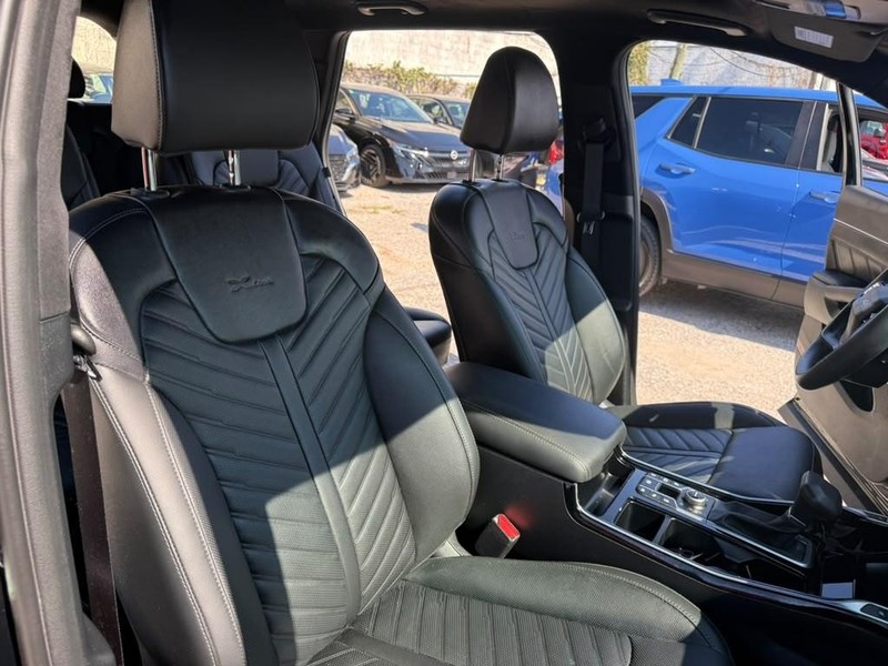 Kia Sorento Vehicle Full-screen Gallery Image 28