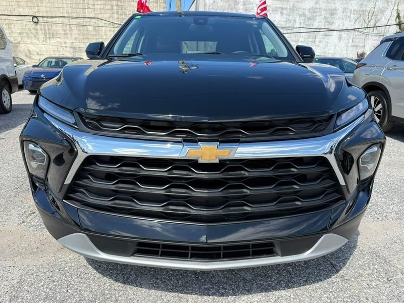 Chevrolet Blazer Vehicle Full-screen Gallery Image 3