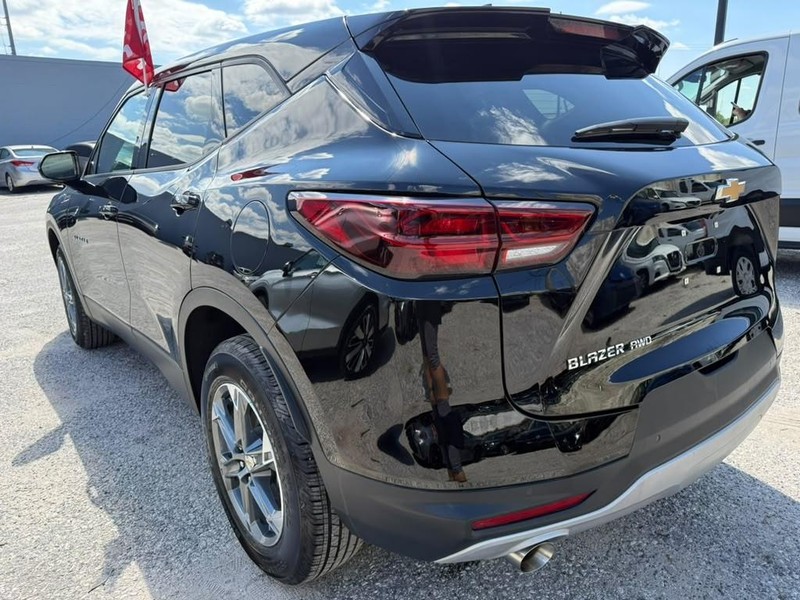 Chevrolet Blazer Vehicle Full-screen Gallery Image 8