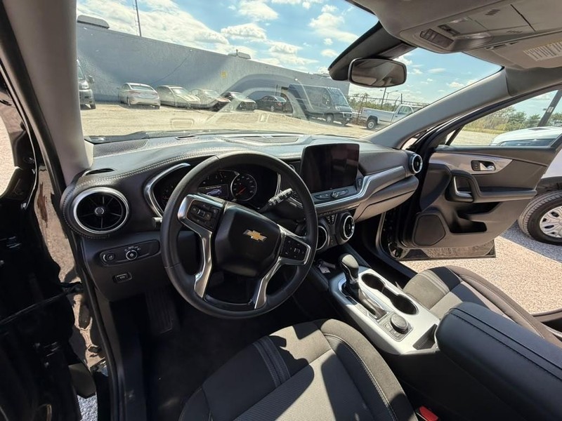 Chevrolet Blazer Vehicle Full-screen Gallery Image 26