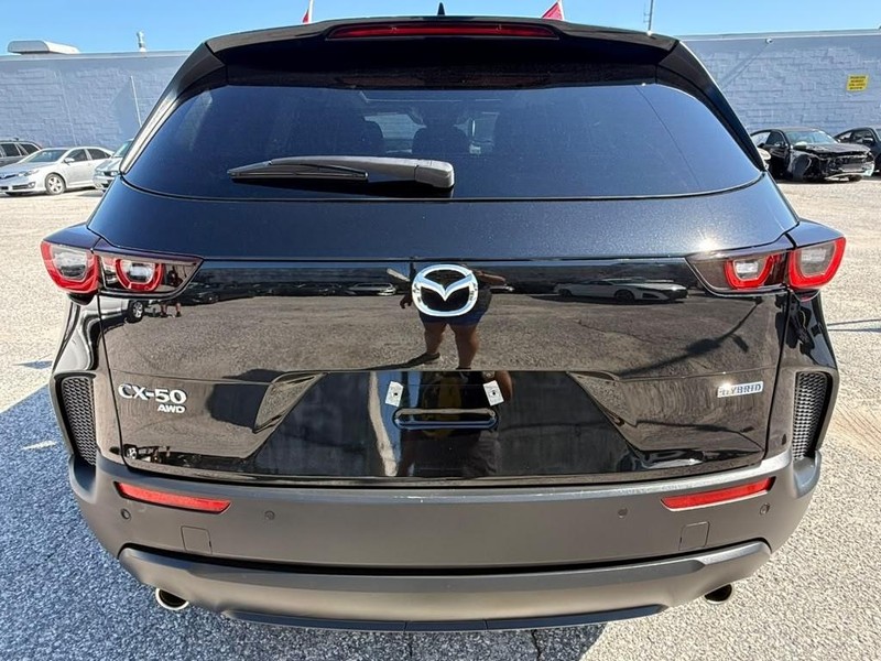 Mazda CX-50 Hybrid Vehicle Full-screen Gallery Image 8