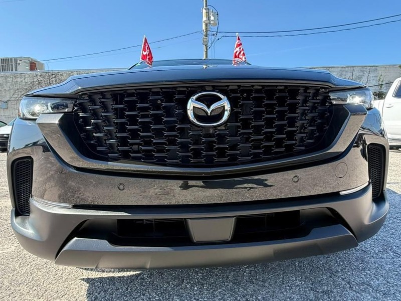 Mazda CX-50 Hybrid Vehicle Full-screen Gallery Image 10