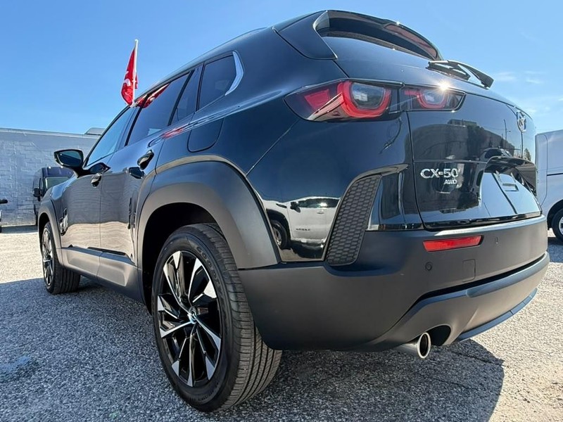 Mazda CX-50 Hybrid Vehicle Full-screen Gallery Image 11