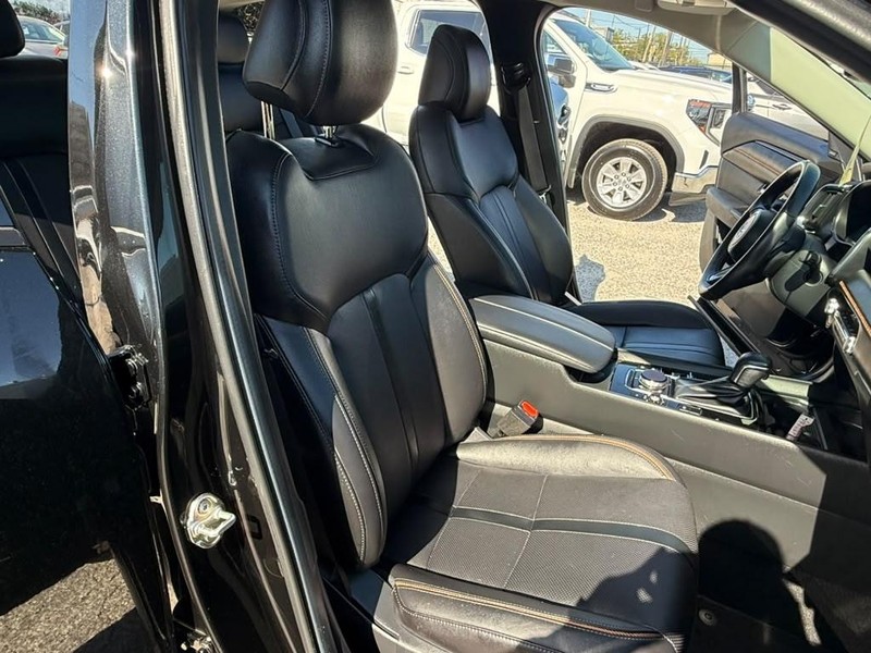 Mazda CX-50 Hybrid Vehicle Full-screen Gallery Image 12