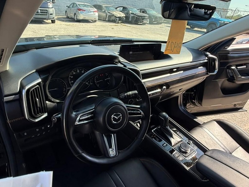 Mazda CX-50 Hybrid Vehicle Full-screen Gallery Image 17