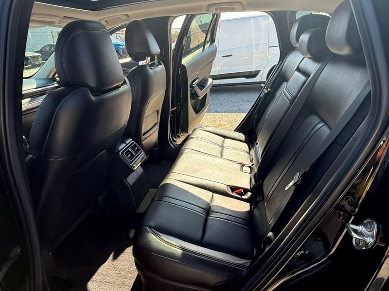 Mazda CX-50 Hybrid Vehicle Full-screen Gallery Image 19
