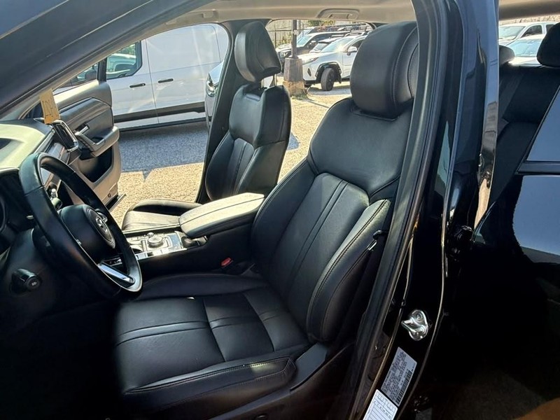 Mazda CX-50 Hybrid Vehicle Full-screen Gallery Image 21