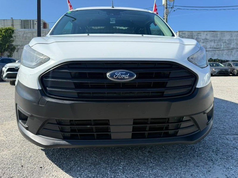Ford Transit Connect Van Vehicle Full-screen Gallery Image 6