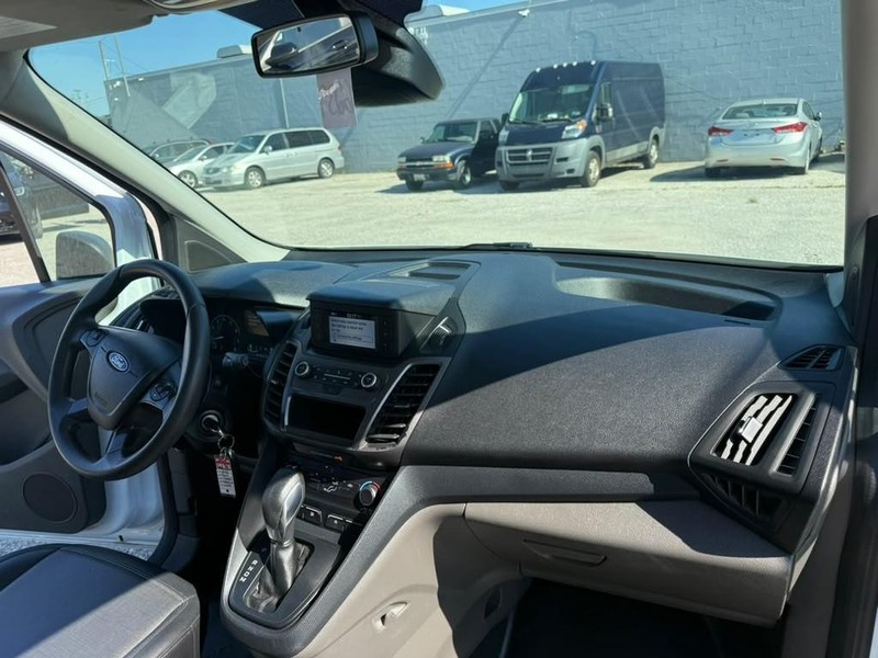 Ford Transit Connect Van Vehicle Full-screen Gallery Image 11