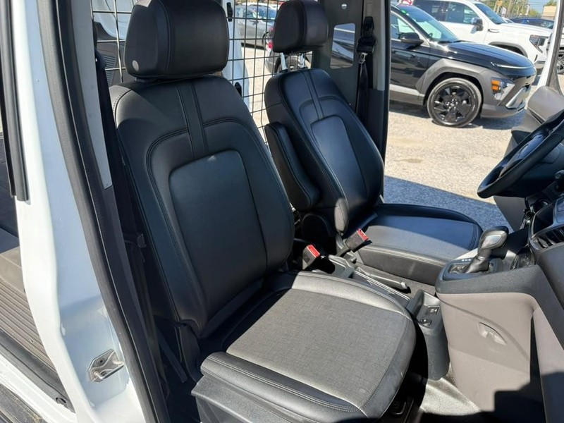 Ford Transit Connect Van Vehicle Full-screen Gallery Image 12