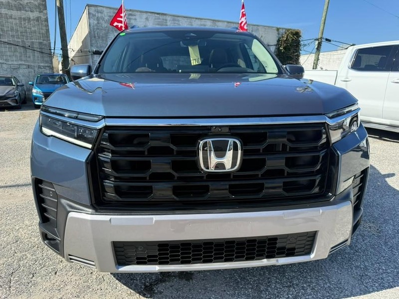 Honda Pilot Vehicle Full-screen Gallery Image 5