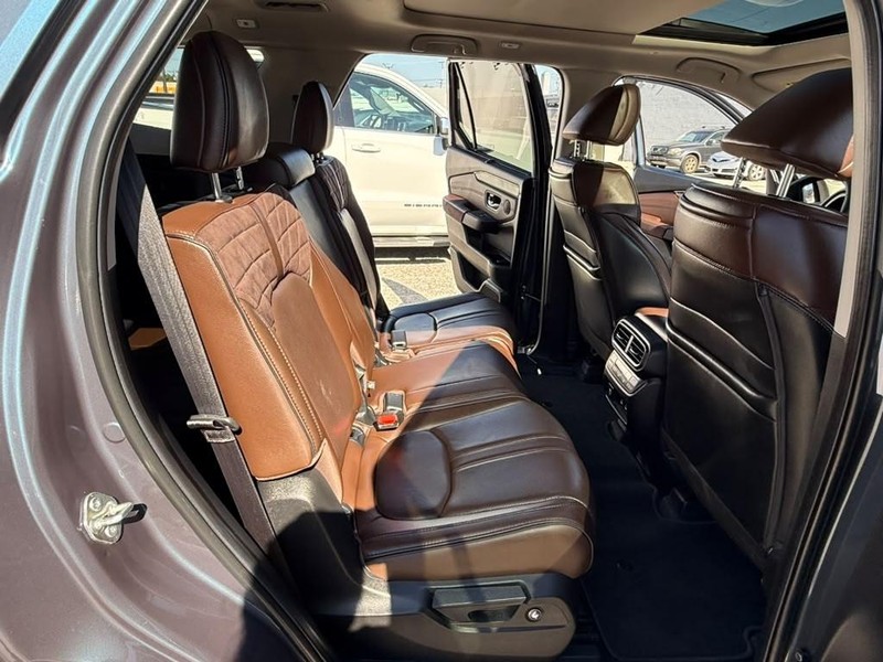 Honda Pilot Vehicle Full-screen Gallery Image 11