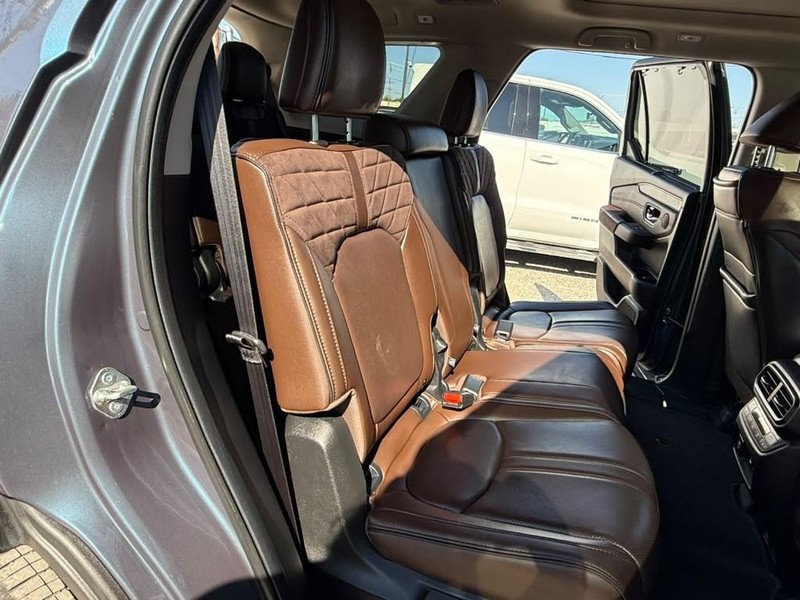 Honda Pilot Vehicle Full-screen Gallery Image 12