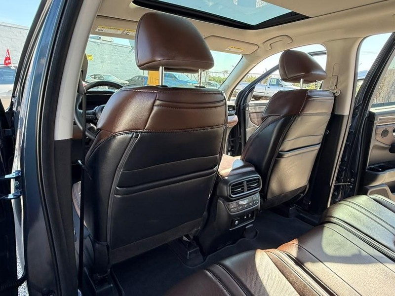 Honda Pilot Vehicle Full-screen Gallery Image 15