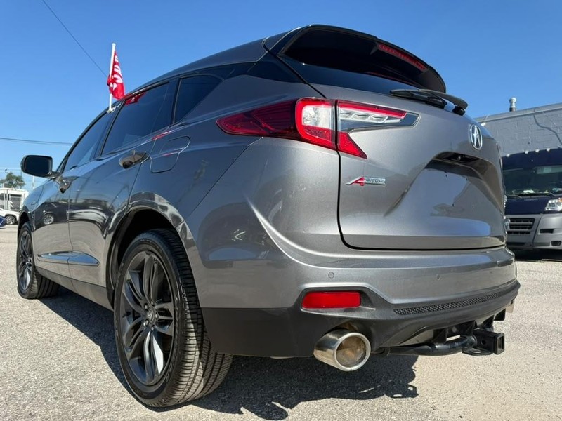 Acura RDX Vehicle Full-screen Gallery Image 8