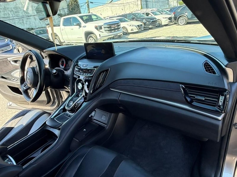 Acura RDX Vehicle Full-screen Gallery Image 15