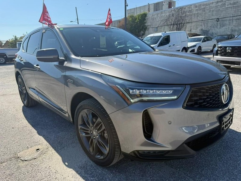 Acura RDX Vehicle Full-screen Gallery Image 16