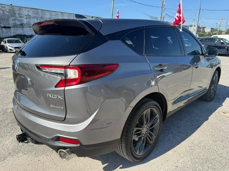 Acura RDX Vehicle Full-screen Gallery Image 19