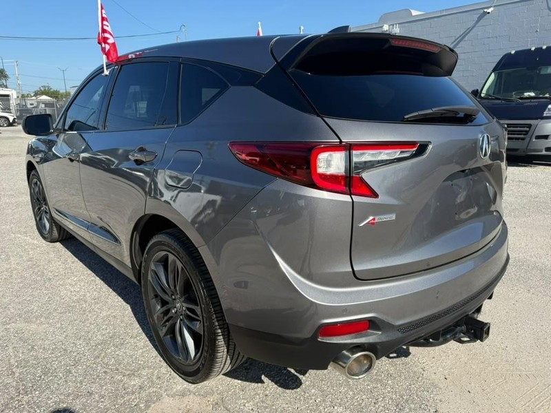 Acura RDX Vehicle Full-screen Gallery Image 20