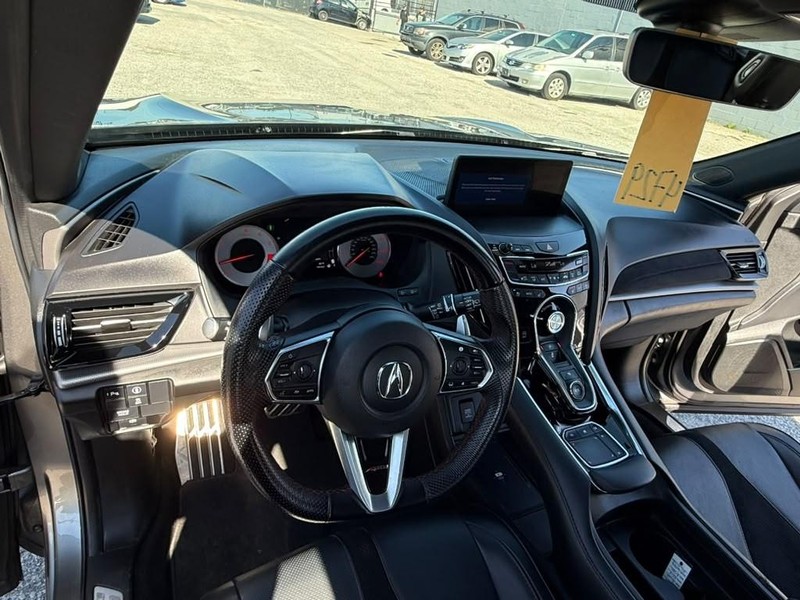 Acura RDX Vehicle Full-screen Gallery Image 23