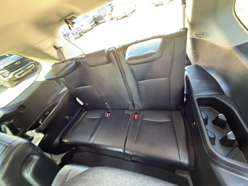 Toyota Grand Highlander Vehicle Full-screen Gallery Image 14