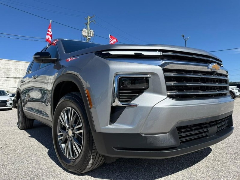 Chevrolet Traverse Vehicle Full-screen Gallery Image 4
