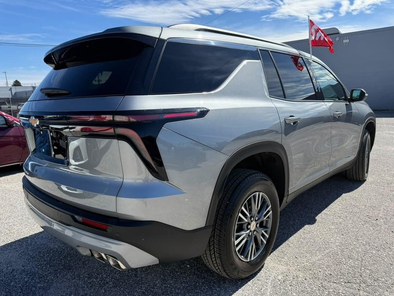 Chevrolet Traverse Vehicle Full-screen Gallery Image 5