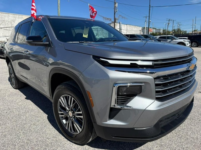 Chevrolet Traverse Vehicle Full-screen Gallery Image 8