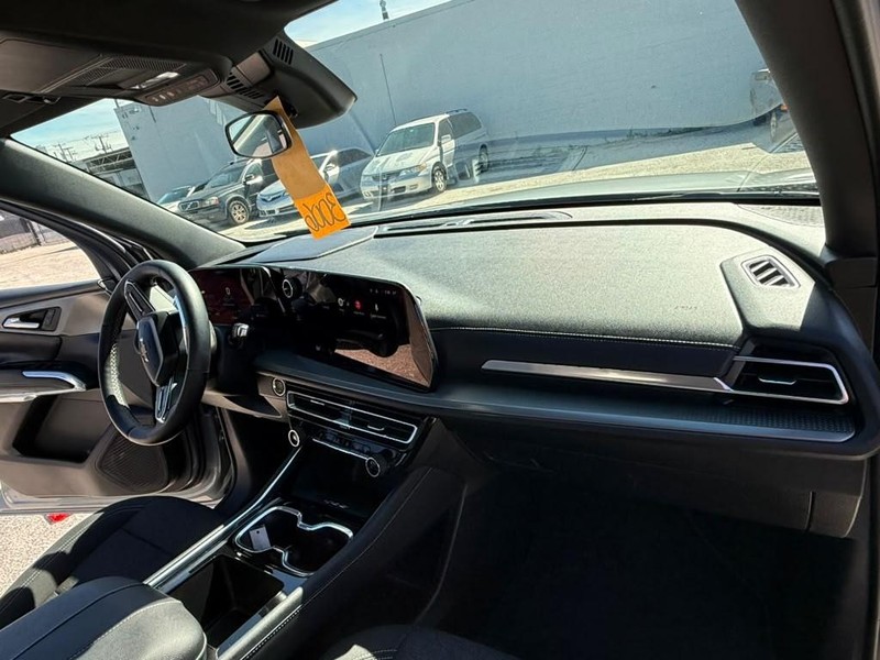 Chevrolet Traverse Vehicle Full-screen Gallery Image 12