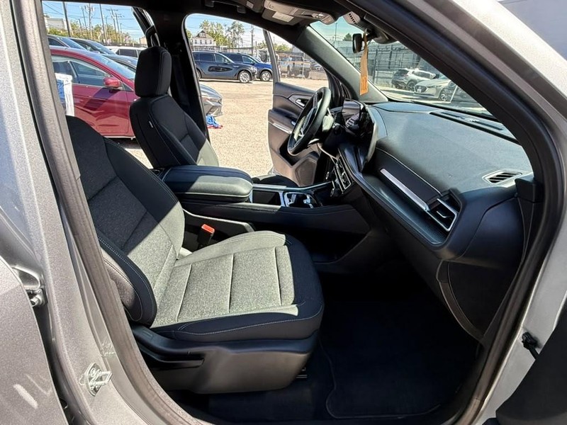 Chevrolet Traverse Vehicle Full-screen Gallery Image 15