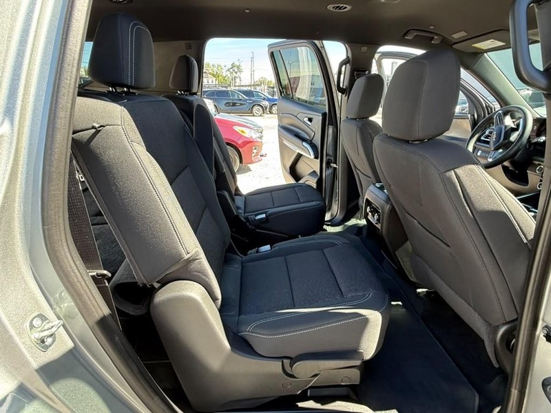 Chevrolet Traverse Vehicle Full-screen Gallery Image 18