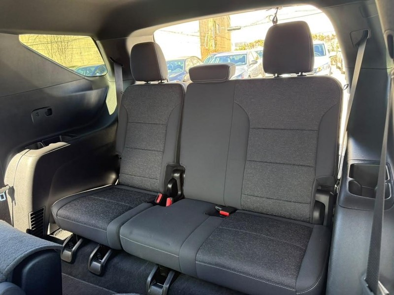 Chevrolet Traverse Vehicle Full-screen Gallery Image 24