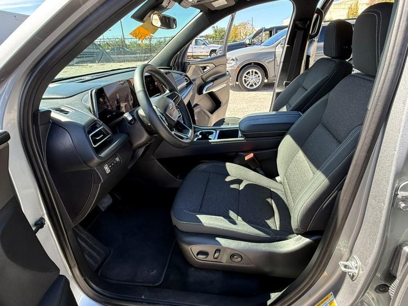 Chevrolet Traverse Vehicle Full-screen Gallery Image 26