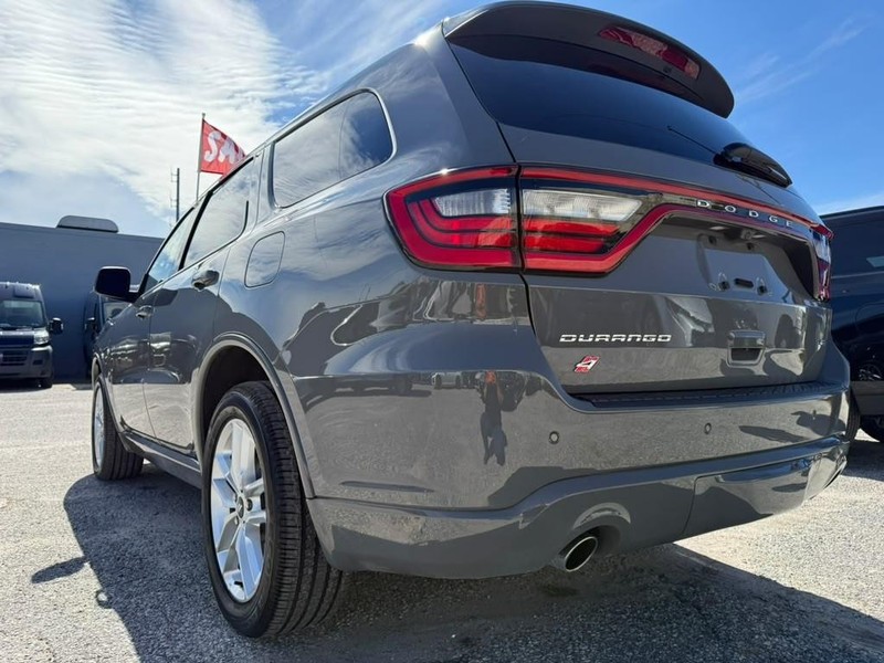 Dodge Durango Vehicle Full-screen Gallery Image 11