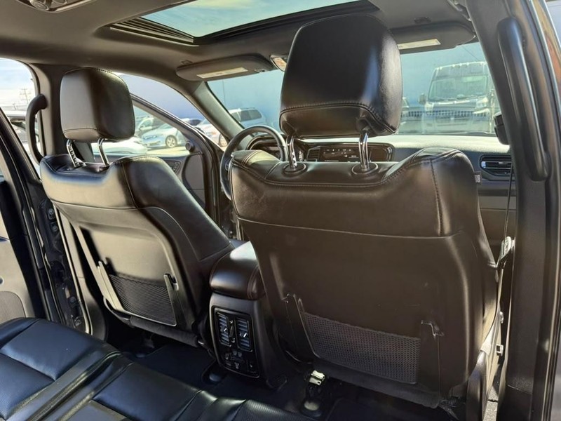 Dodge Durango Vehicle Full-screen Gallery Image 15