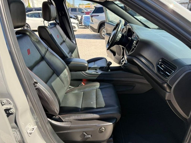 Dodge Durango Vehicle Full-screen Gallery Image 16