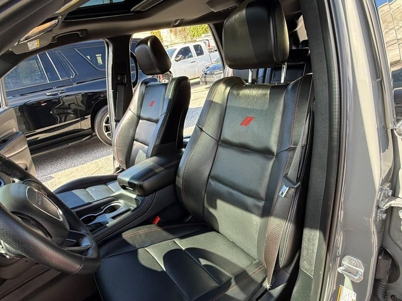 Dodge Durango Vehicle Full-screen Gallery Image 25