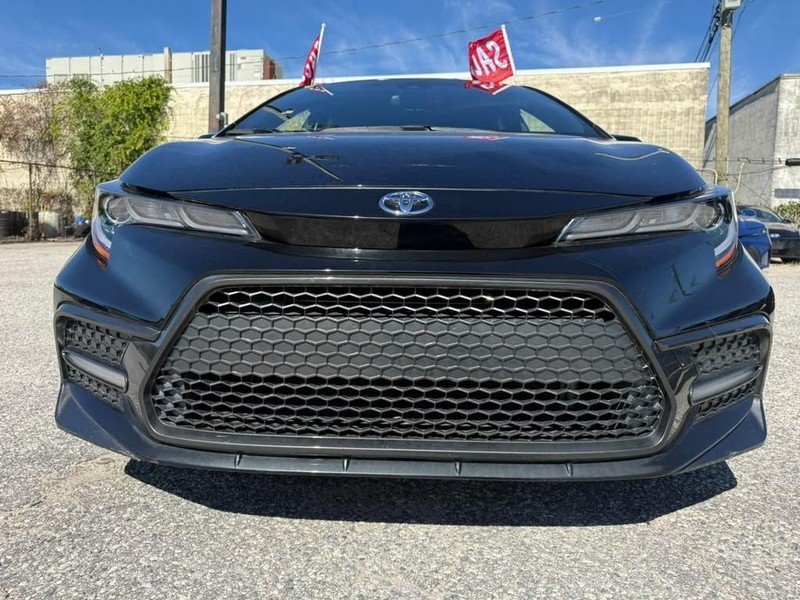 Toyota Corolla Vehicle Full-screen Gallery Image 3