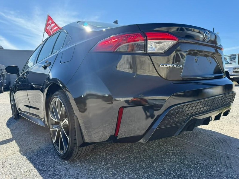 Toyota Corolla Vehicle Full-screen Gallery Image 10