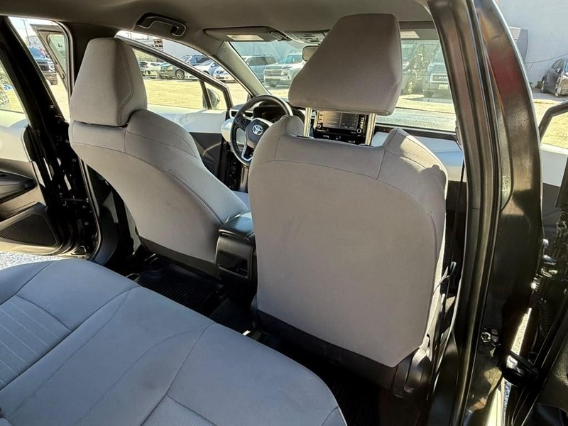 Toyota Corolla Vehicle Full-screen Gallery Image 14