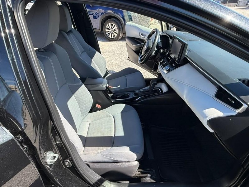 Toyota Corolla Vehicle Full-screen Gallery Image 15