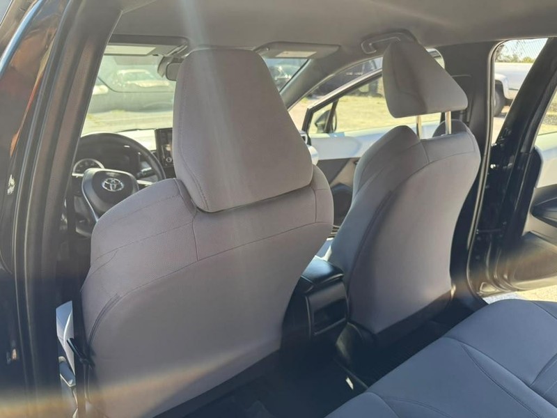Toyota Corolla Vehicle Full-screen Gallery Image 17