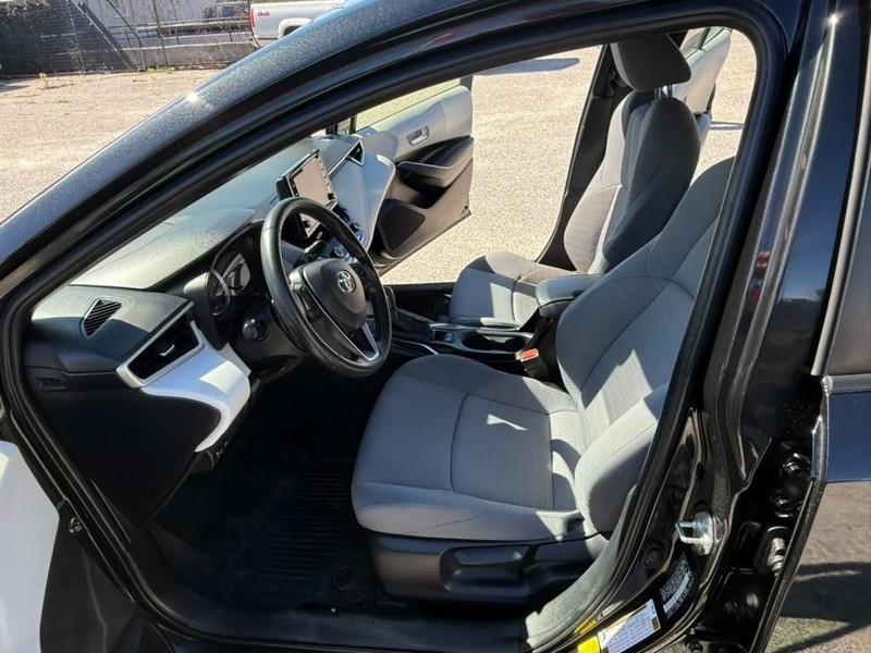 Toyota Corolla Vehicle Full-screen Gallery Image 21