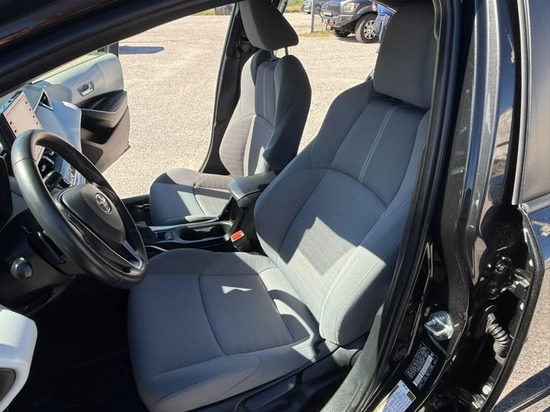Toyota Corolla Vehicle Full-screen Gallery Image 22