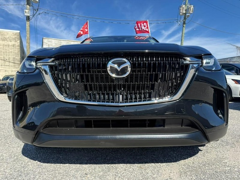Mazda CX-90 Vehicle Full-screen Gallery Image 4
