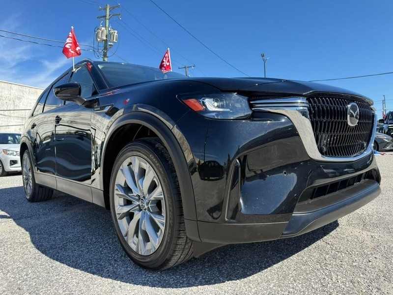 Mazda CX-90 Vehicle Full-screen Gallery Image 6