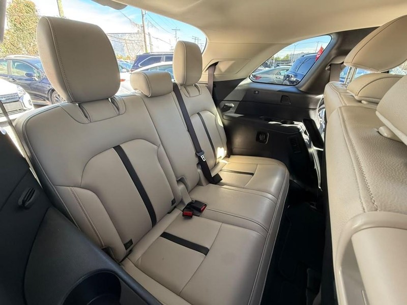 Mazda CX-90 Vehicle Full-screen Gallery Image 19