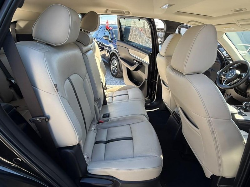 Mazda CX-90 Vehicle Full-screen Gallery Image 20