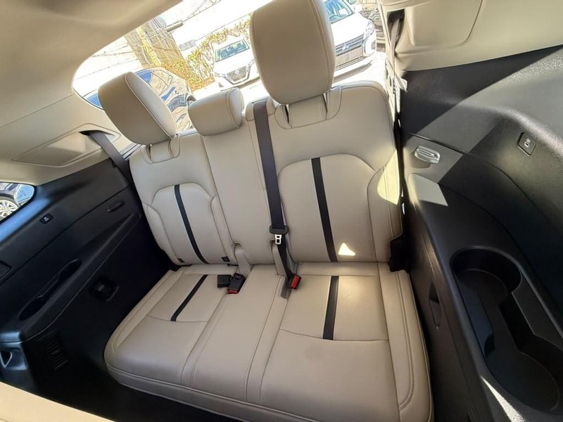 Mazda CX-90 Vehicle Full-screen Gallery Image 26
